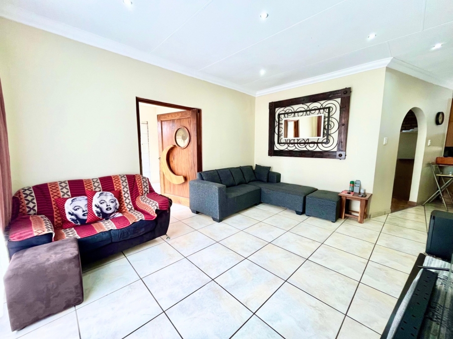 4 Bedroom Property for Sale in Safari Gardens North West